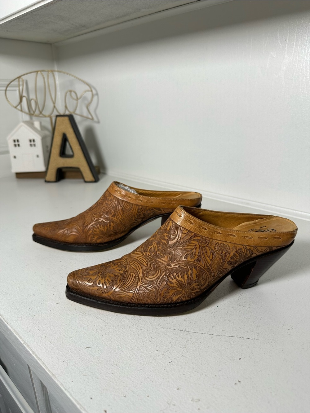 Charlie 1 Horse Mule Heels Women's 8B Tooled Leather Western Slip On Clogs